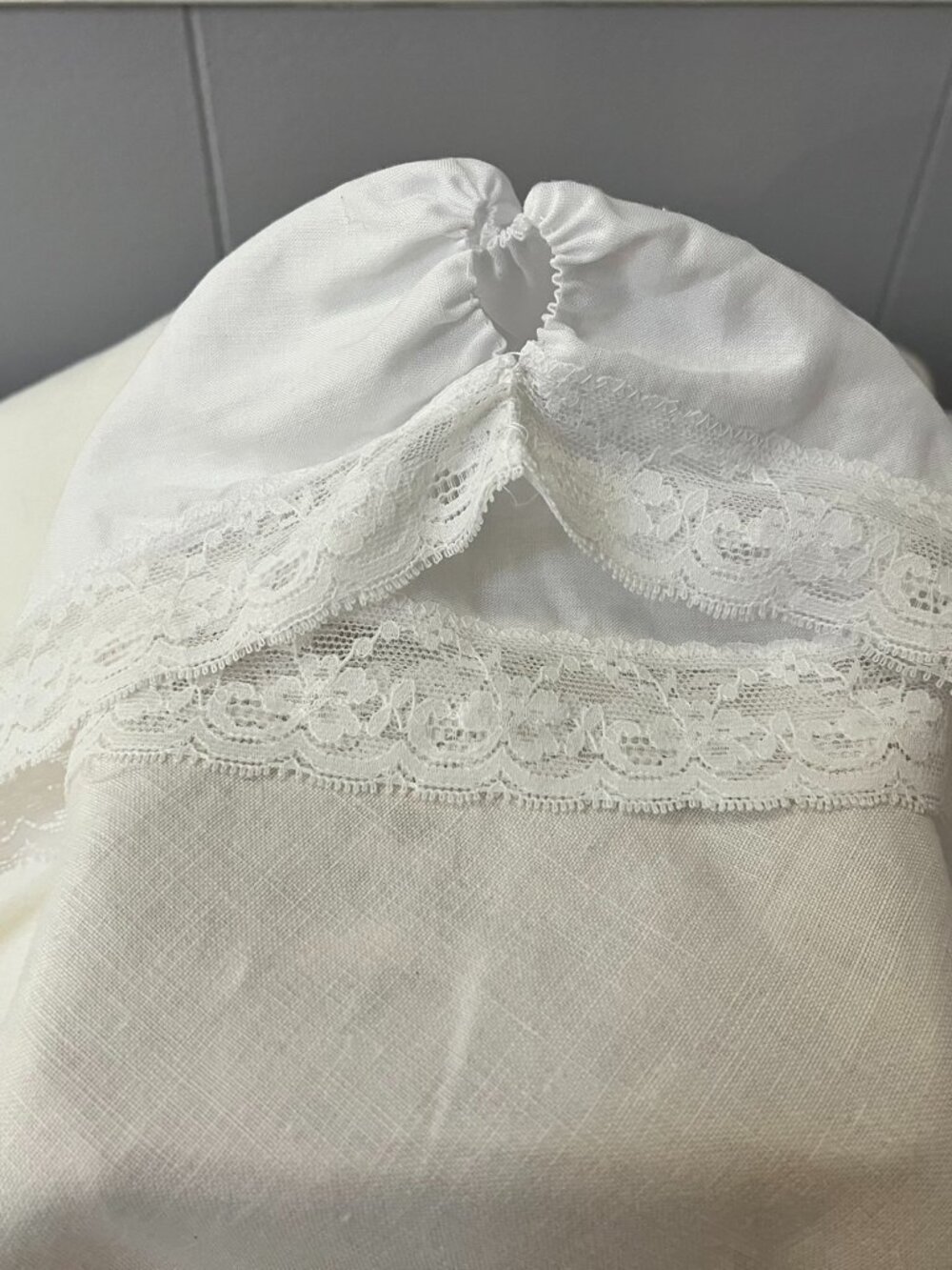VTG White Baby Bonnet Lace Trim Delicate Christening Baptism Heirloom Easter